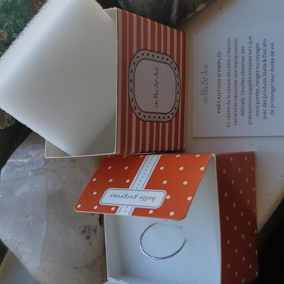 Stella & Dot Ring Everyday stackable silver color NWT - Picture 5 of 8